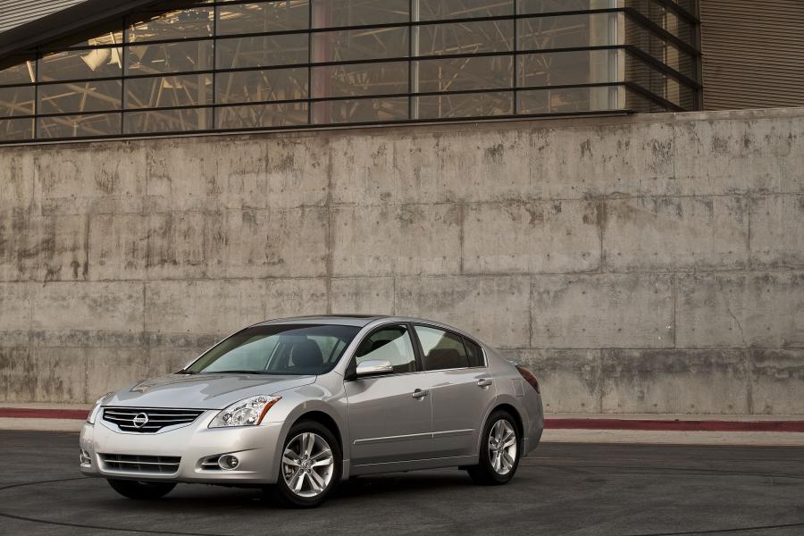  Nissan Altima 2010 года  (фото 13 из 53)